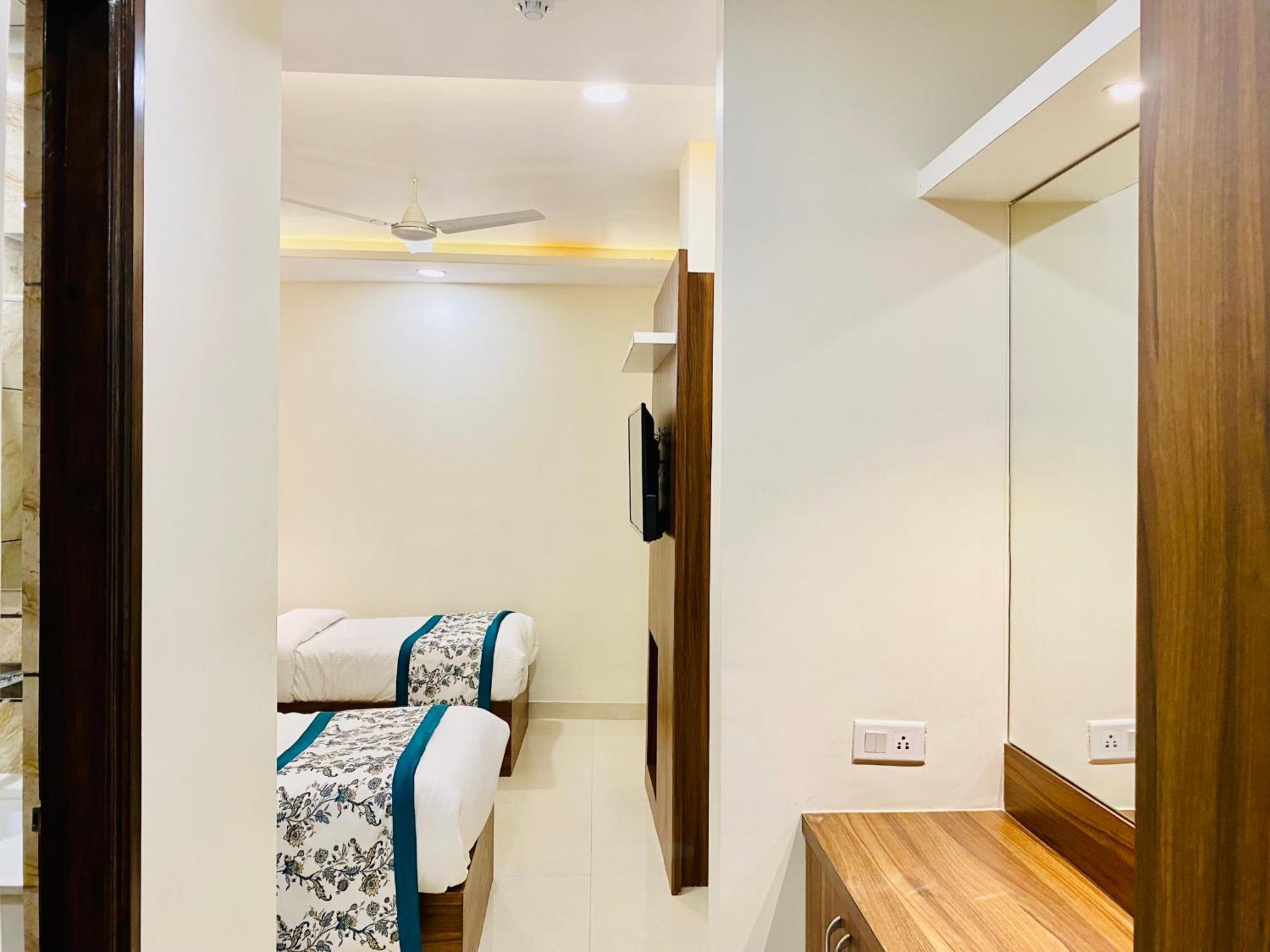 Hotel White House 350 Mtr From Golden Temple Amritsar Bagian luar foto