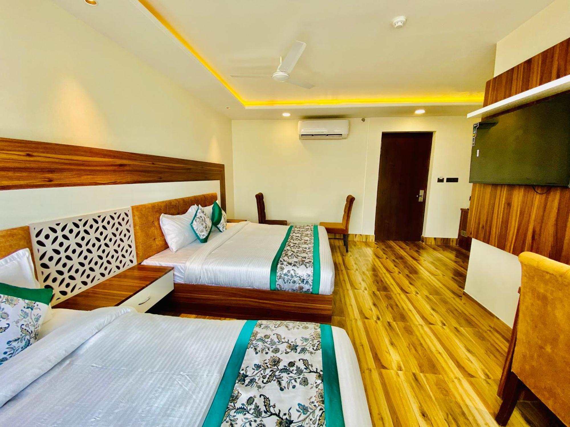 Hotel White House 350 Mtr From Golden Temple Amritsar Bagian luar foto