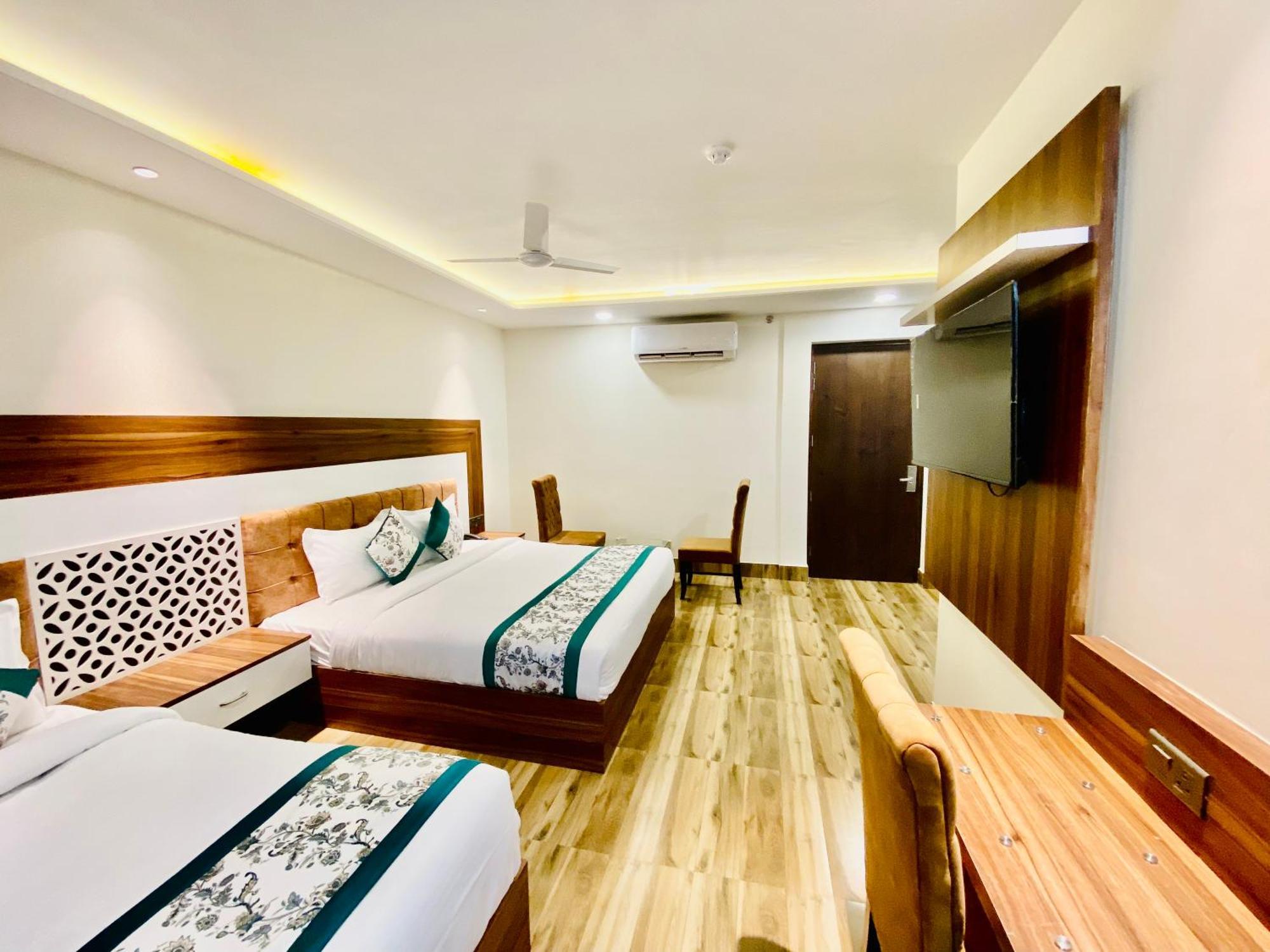 Hotel White House 350 Mtr From Golden Temple Amritsar Bagian luar foto