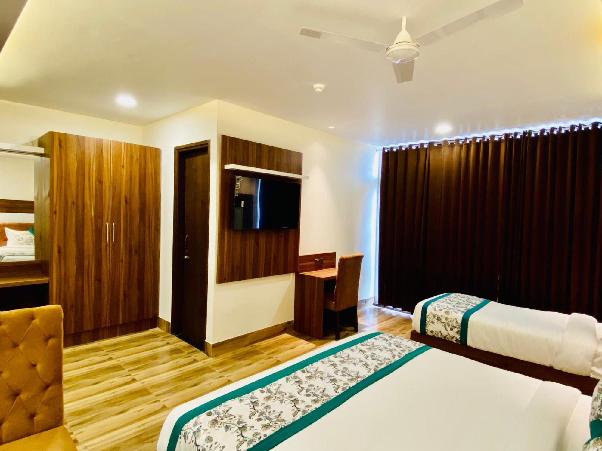 Hotel White House 350 Mtr From Golden Temple Amritsar Bagian luar foto
