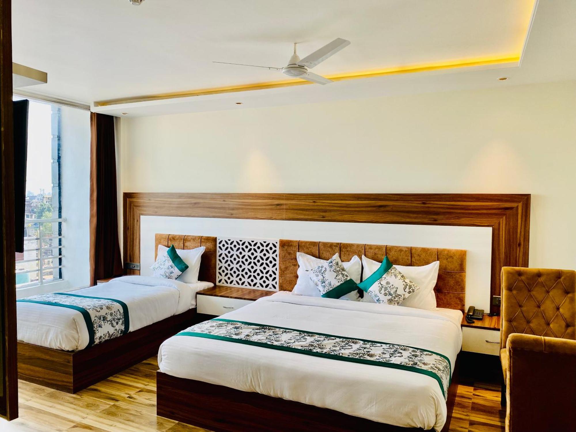 Hotel White House 350 Mtr From Golden Temple Amritsar Bagian luar foto