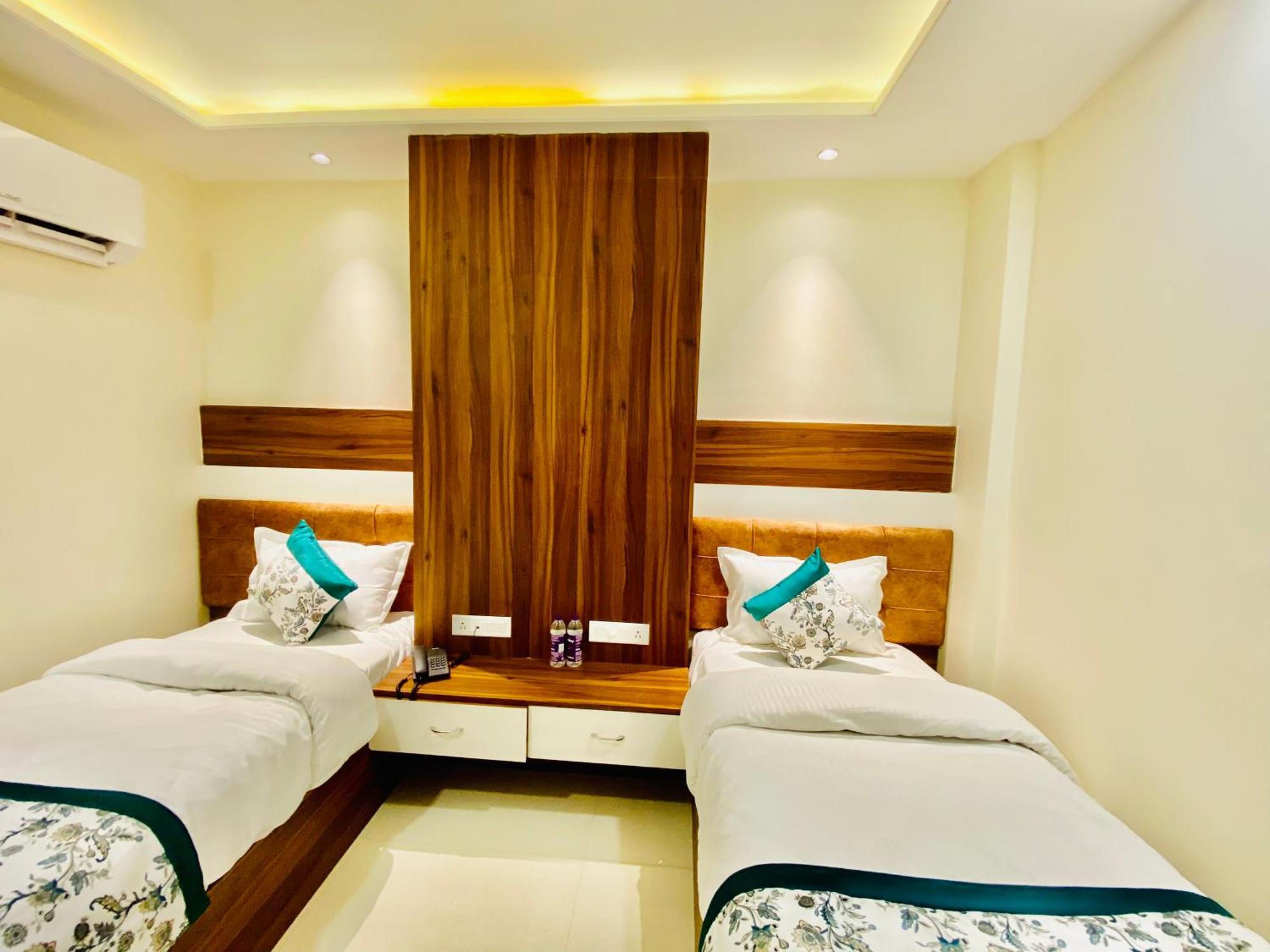 Hotel White House 350 Mtr From Golden Temple Amritsar Bagian luar foto
