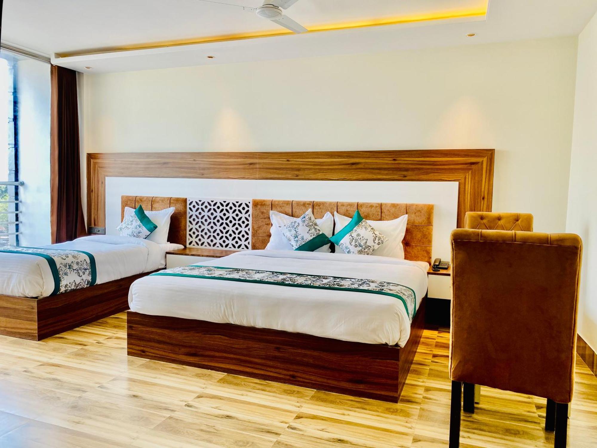 Hotel White House 350 Mtr From Golden Temple Amritsar Bagian luar foto