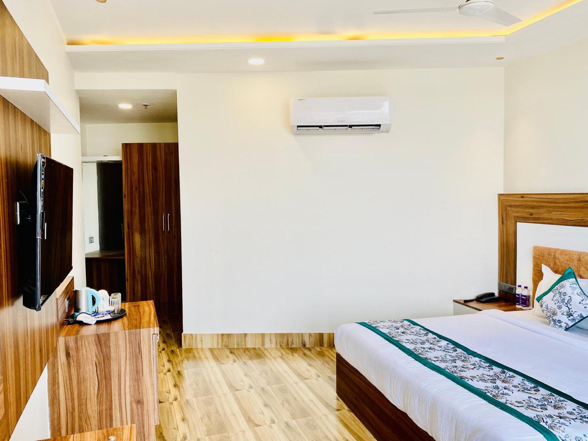 Hotel White House 350 Mtr From Golden Temple Amritsar Bagian luar foto