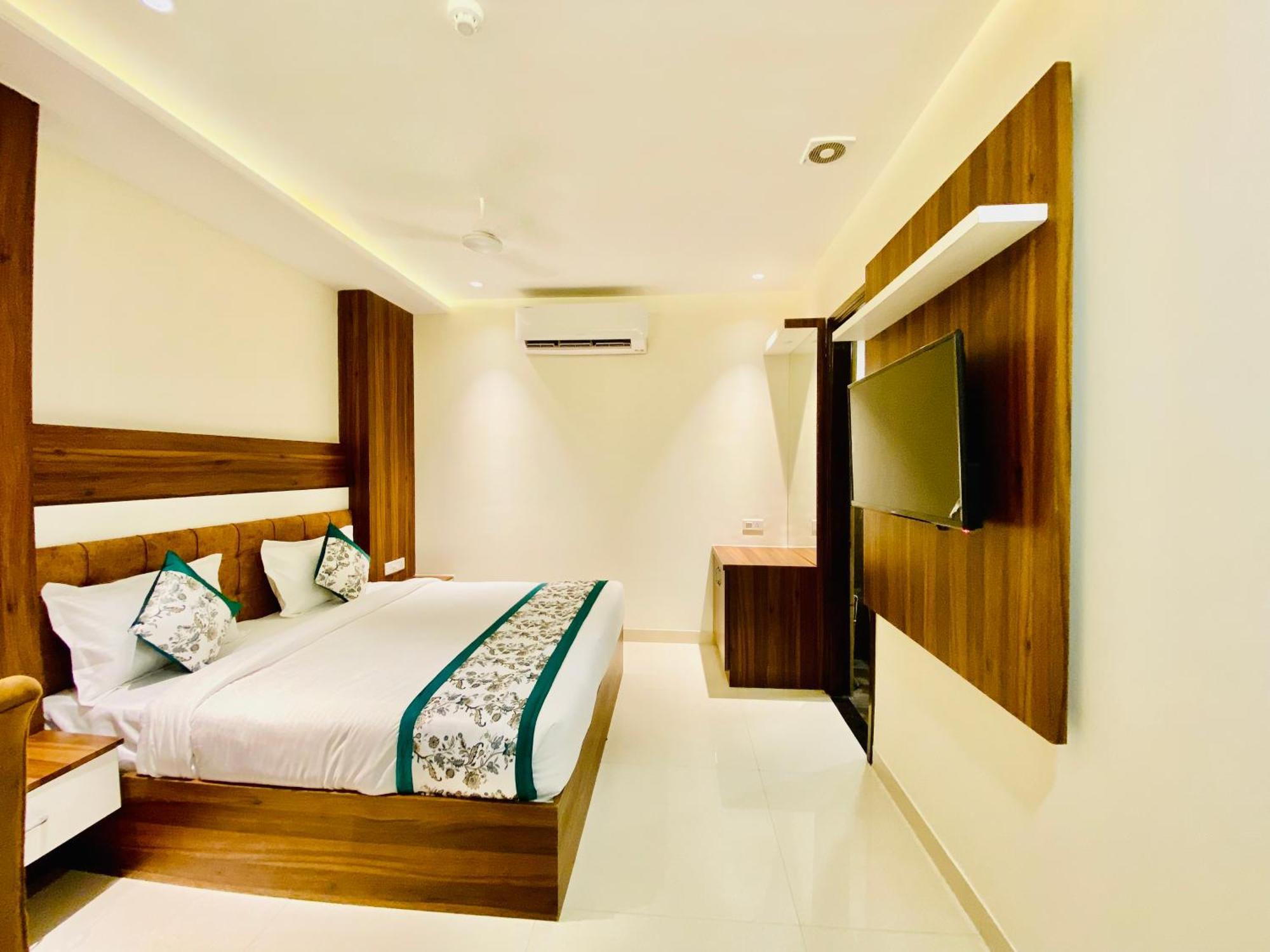 Hotel White House 350 Mtr From Golden Temple Amritsar Bagian luar foto